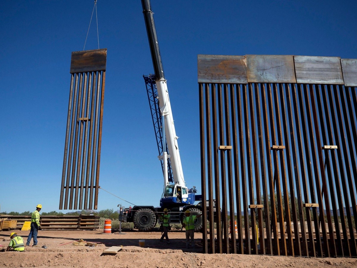  Trump permite a contratistas saltarse la ley para construir el muro