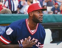 Fanático. La estrella de la NBA es un aficionado declarado al beisbol de las Grandes Ligas y no está de acuerdo con los castigos impuestos a la novena texana. ESPECIAL
