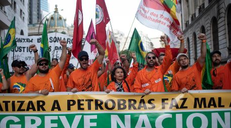 Los trabajadores luchan contra la privatización de activos de la empresa y por el despido de mil compañeros. AP/S. Izquierdo