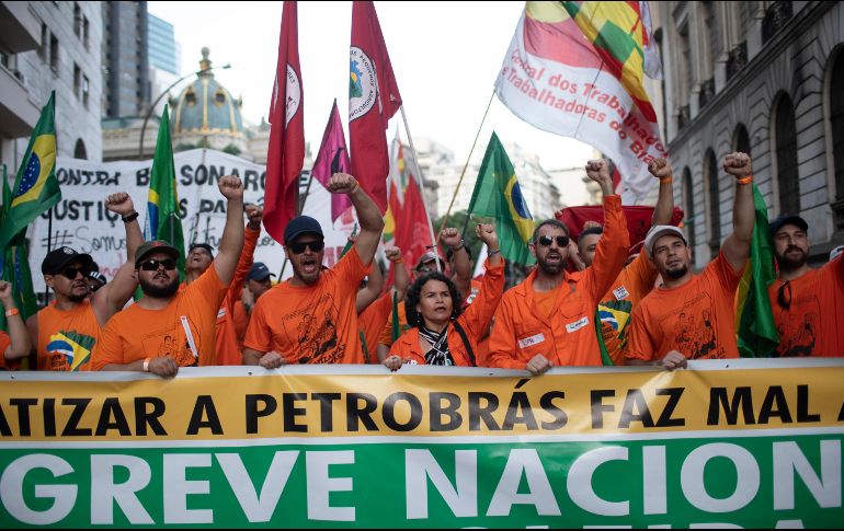 Los trabajadores luchan contra la privatización de activos de la empresa y por el despido de mil compañeros. AP/S. Izquierdo