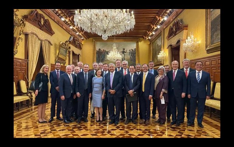 López Obrador compartió una imagen con los directivos en Palacio Nacional. TWITTER@/lopezobrador_