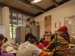 La SEP cuenta con un protocolo para que cuando los padres no lleguen a tiempo a recoger a sus hijos solo se entreguen a personas acreditadas con una credencial. EL INFORMADOR / ARCHIVO