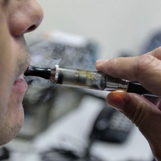 México prohíbe la importación de cigarros electrónicos