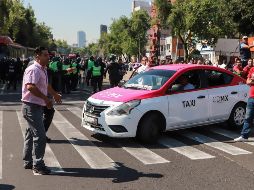 Los taxistas lamentan que el gobierno capitalino haya faltado a su palabra de la libre manifestación. NTX/G. Durán
