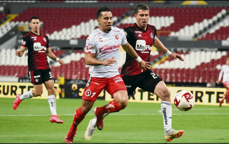 Constante. Martín Nervo es el único defensor rojinegro en disputar todos los minutos del Clausura 2020. Atlas ha recibido 10 goles en el torneo. IMAGO7