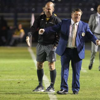 Miguel Herrera explota contra el arbitraje de la Concachampions