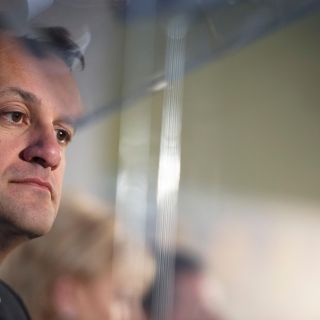 Renuncia el primer ministro irlandés ante bloqueo para formar Gobierno