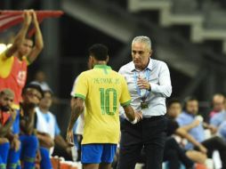 LÍDER. El seleccionador brasileño considera a Neymar uno de los dos líderes de la Canarinha. TWITTER/@GolCaracol