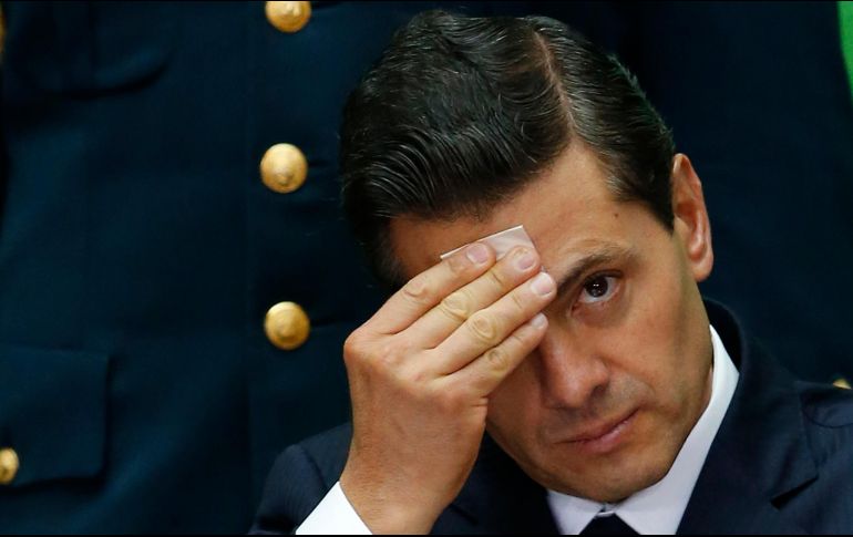 De acuerdo con The Wall Street Journal, existe una presunta investigación en contra del ex presidente Peña Nieto como parte de las investigaciones que realiza la FGR en contra del ex director de Pemex. AP / ARCHIVO