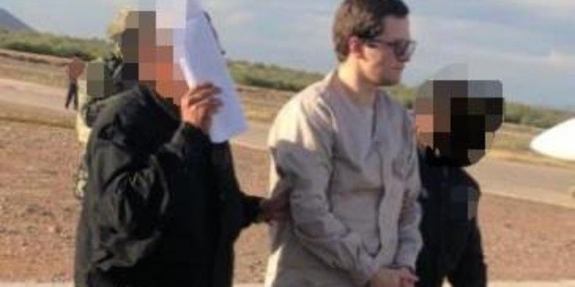 Difunden imagen de la entrega del "Menchito" a EU