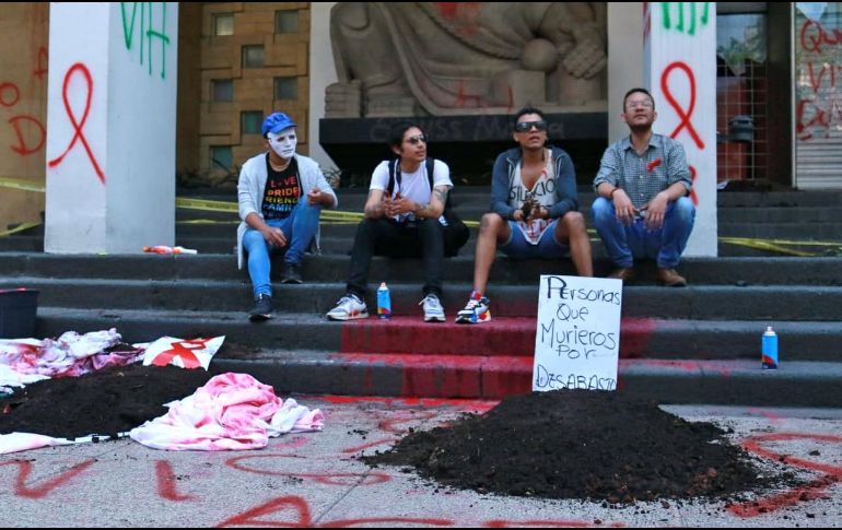 Los manifestantes señalaron que continuarán con el bloqueo sobre Paseo de la Reforma hasta obtener una respuesta. SUN / F. Rojas