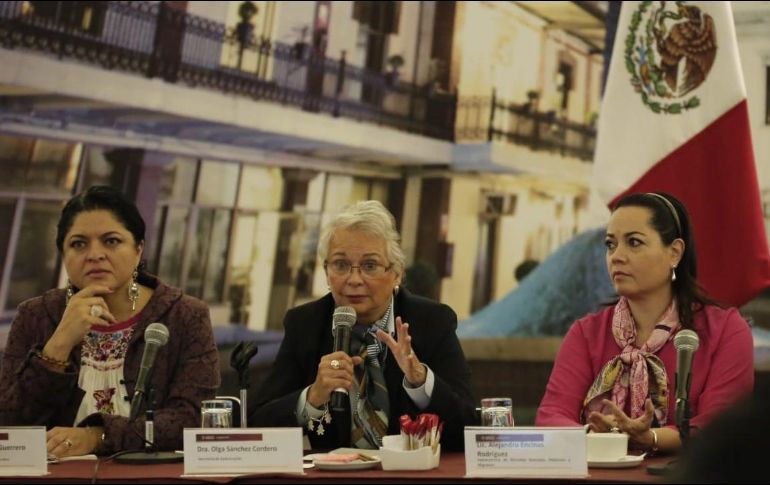 Sánchez Cordero sostuvo este viernes una reunión de tres horas con funcionarios de distintas dependencias. TWITTER/@SEGOB_mx