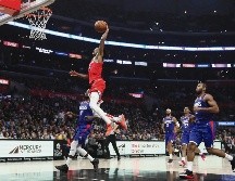 Destacado. De’Aaron Fox aportó 20 punto para la victoria de los Kings. AFP