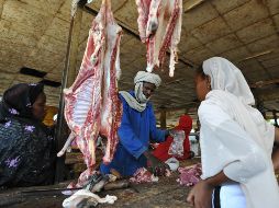 Una parte de los asistentes aplaudió el castigo, mientras que el resto sólo presenció los hechos sin intentar impedirlos. AFP/ARCHIVO