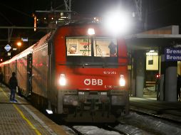 El tren donde viajan las personas con síntomas fue parado antes de llegar a Austria y se halla en la estación fronteriza en el lado italiano. AP/M. Schrader
