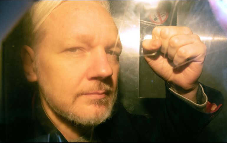 En EU, Assange está acusado de 18 cargos por la publicación de documentos clasificados y podría ser sentenciado hasta 175 años de prisión. EFE