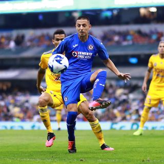 Roberto Alvarado niega escupitajo a Enner Valencia