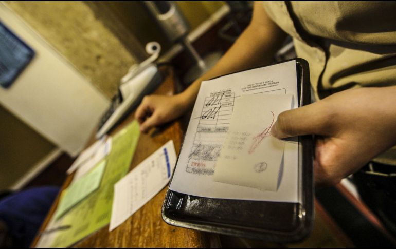 Se encontraron anomalías en dos facturas, las cuales no fueron recibidas, firmadas y selladas por el coordinador de almacén ni por el director de recursos materiales. EL INFORMADOR / ARCHIVO