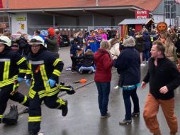 Los equipos de emergencia destacados para la protección de los actos de carnaval asumieron de inmediato la coordinación de la atención a las víctimas. EFE /