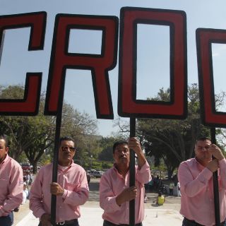 Empresarios y líderes sindicales chocan en debate de outsourcing