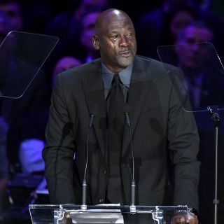 "Cuando Kobe murió, una parte de mí también", dice Jordan entre lágrimas