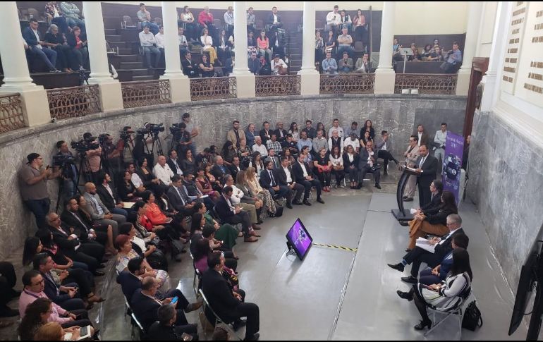 Alfonso Hernandez Barrón entregó al Gobierno del Estado su informe de actividades 2019. TWITTER / @CEDHJ