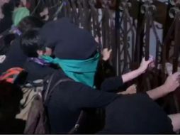 Manifestantes ingresaron a la fuerza en instalaciones del Poder Judicial del Estado. ESPECIAL