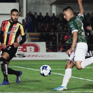 Jorge Padilla está molesto con el arbitraje