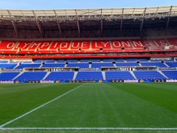 Se anticipa que alrededor de tres mil hinchas de Juventus, procedentes de diversas regiones de Italia, concurran al estadio Groupama para el duelo de ida de la fase de octavos de final. TWITTER / @CoupeLigueBKT