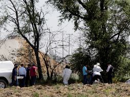 La mañana de ayer lunes fueron encontrados cuatro cuerpos, tres hombres y una mujer, en la localidad de Santa Ana Xalmimilulco. EFE / H. Ríos