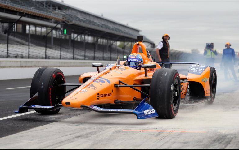 Con el equipo Arrow McLaren SP, y un coche propulsado por un motor Chevrolet, Alonso buscará la ansiada Triple Corona del automovilismo. AP / ARCHIVO