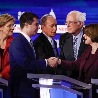 Sanders concentra las críticas de rivales en debate demócrata previo a primarias clave