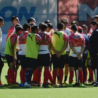 Chivas busca cambiar fecha ante gallos
