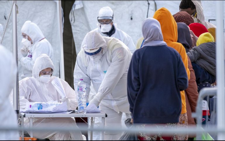 Autoridades sanitarias de ambas naciones rastrean a las personas que estuvieron en contacto con los portadores del virus. AFP/G. Isolino