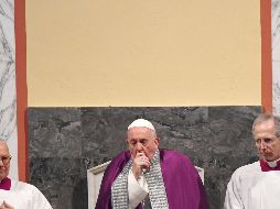 En su audiencia del miércoles, se le vio al Papa toser y estornudar, lo que disparó las alarmas ante la presencia del coronavirus en Italia. AFP/A. Pizzoli