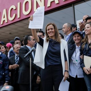 Margarita Zavala presenta solicitud de registro para México Libre