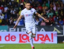 El uruguayo Jonathan Rodríguez marcó un doblete con el que alcanzó el liderato de goleo de manera momentánea. IMAGO7/M. García