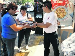 Por coronavirus, brota venta ilegal de cubrebocas