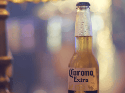 La encuesta revela que un 38% de los cerveceros no la compraría ''bajo ninguna circunstancia'' por recordar la marca al virus chino. FACEBOOK / Corona