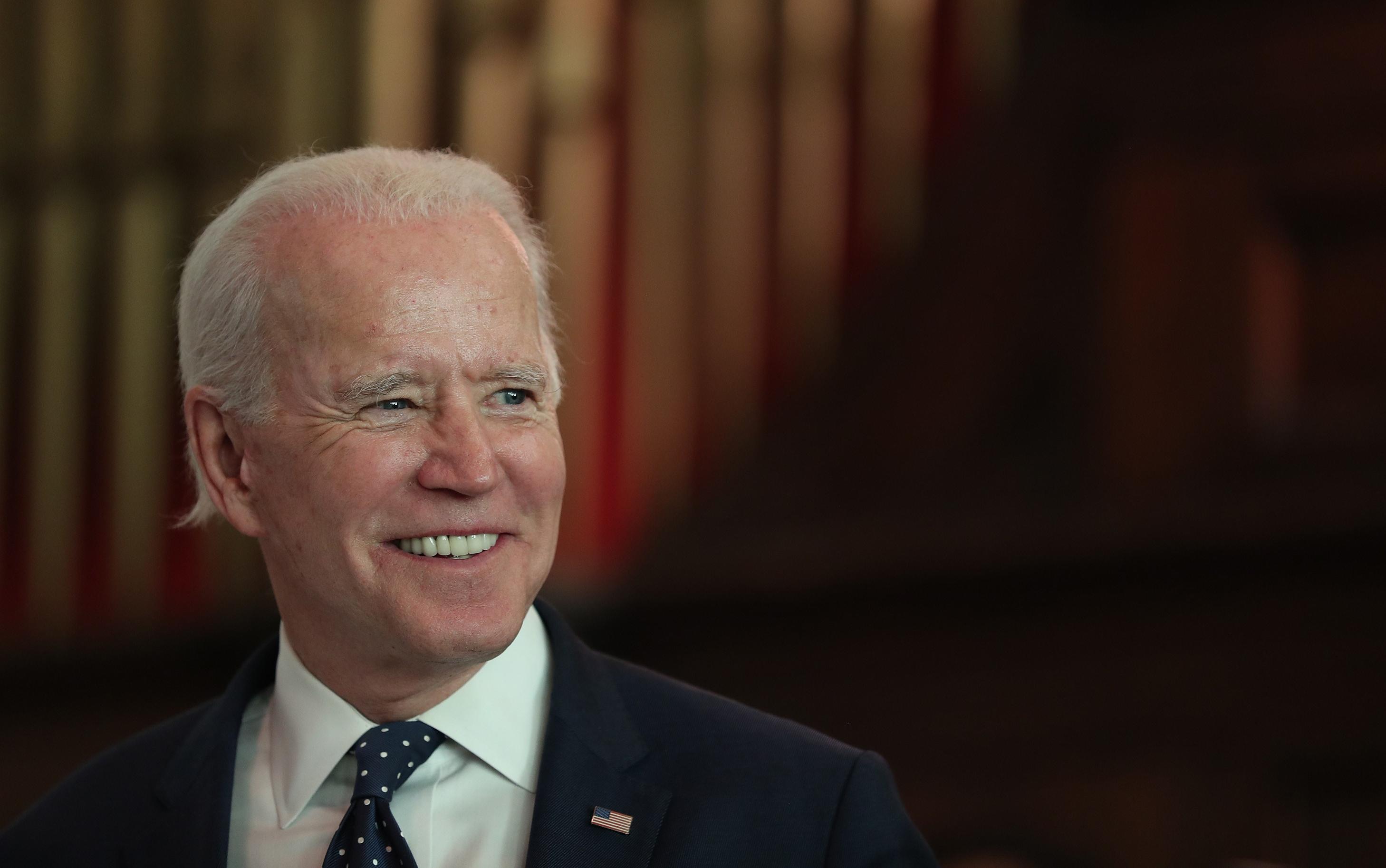 Joe Biden acudió este domingo a un evento de oración en Selma, estado de Alabama. AFP/J. Raedle