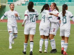 Goleada. Felicidad con las niñas tricolores. TWITTER/@miseleccionmx