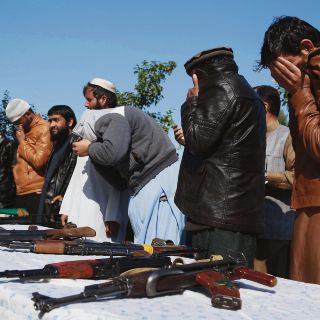 Afganistán rechaza liberar a 5 mil presos tras acuerdo con talibanes