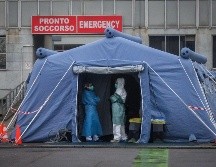 El balance de la epidemia de este coronavirus supera este lunes los tres mil muertos en el mundo y continúa provocando graves consecuencias de índole diferente en todas partes. EFE / EPA / M. Corner