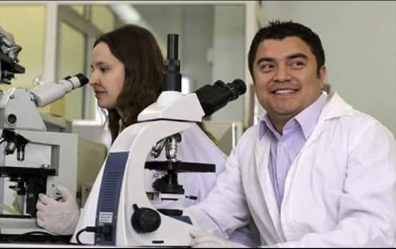 El científico detalló que el virus tiene un periodo de incubación de nueve a doce días, en el cual el paciente contagiado no presenta síntomas. ESPECIAL