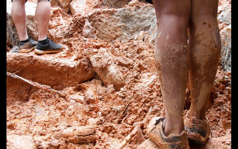 Vista de los daños causados en la ciudad de Guaruja; detallan que más de cinco mil personas abandonaron sus hogares. EFE/F. Luz