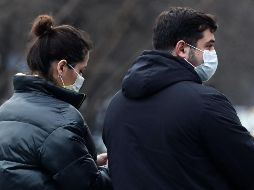 La expansión del virus ha traído como consecuencia el acaparamiento de materiales como cubrebocas, guantes y gel antibacterial. EFE/M. Shipenkov