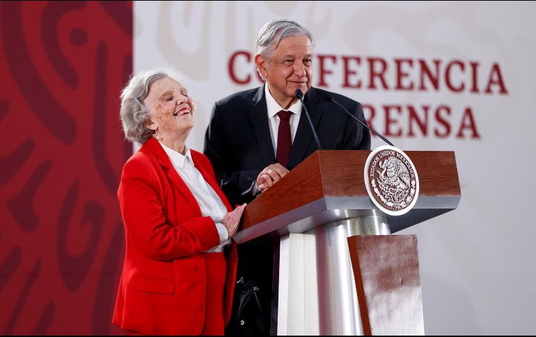 La escritora Elena Poniatowska lleva una buena relación con el Presidente López Obrador. EFE / ARCHIVO