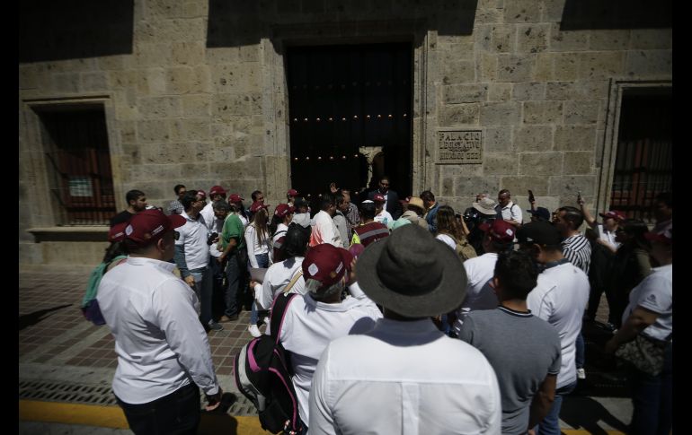 Ante la incertidumbre por la desaparición del Seguro Popular, ex empleados piden se les liquide conforme a la ley. EL INFORMADOR/F. Atilano