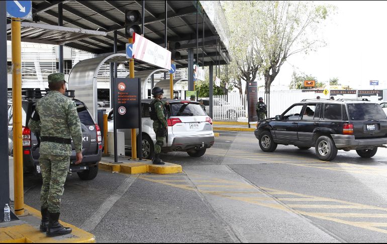 Elementos de la nueva fuerza de seguridad del Gobierno federal en el Aeropuerto de Guadalajara. EL INFORMADOR / ARCHIVO
