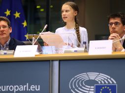 La intervención de Greta Thunberg recibió un largo aplauso de los asistentes a la reunión de la Comisión de Medio Ambiente. AFP/K. Tribouillard